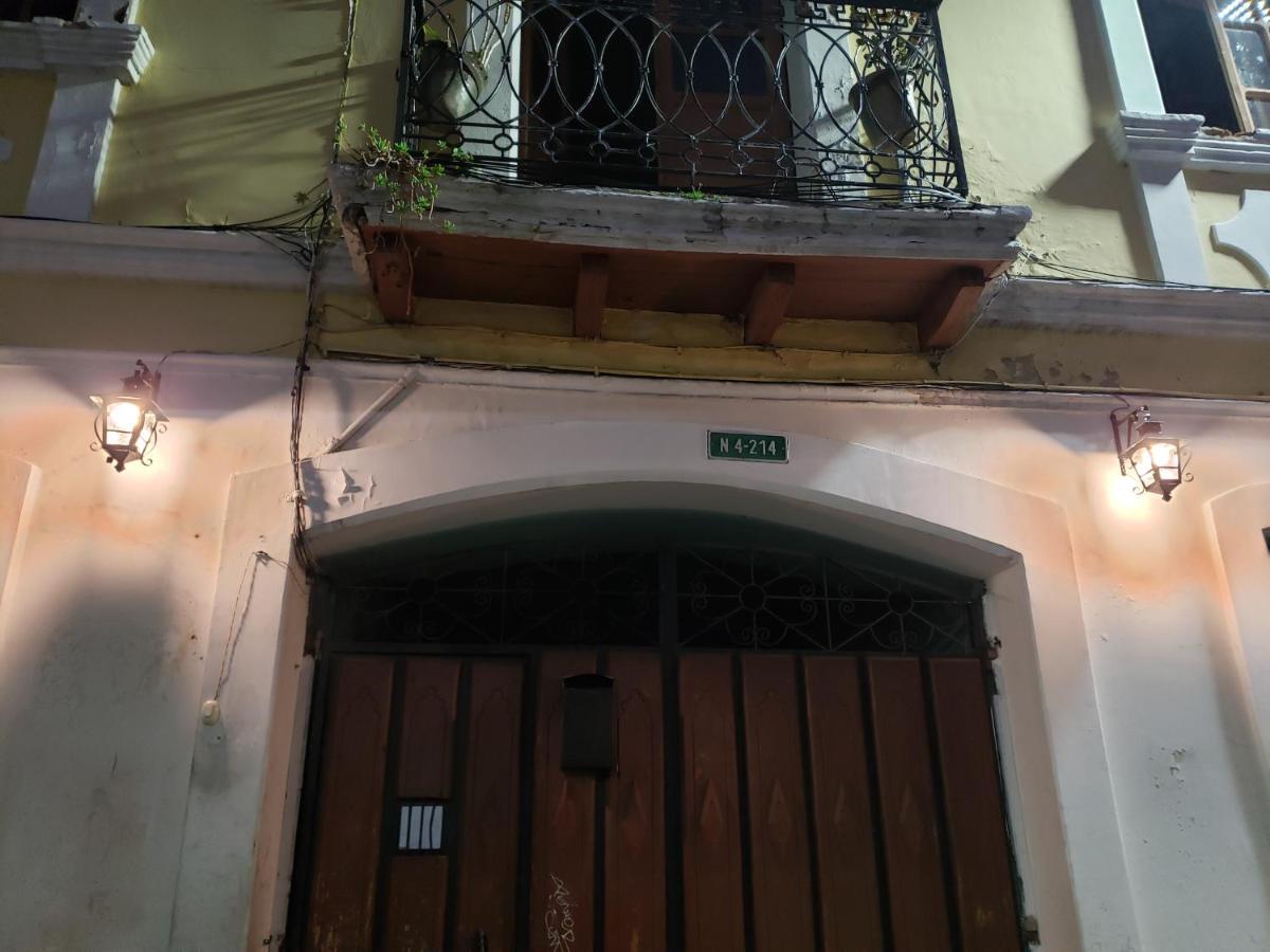 Casa Vieja Del Centro Historico Apartment Quito Exterior photo