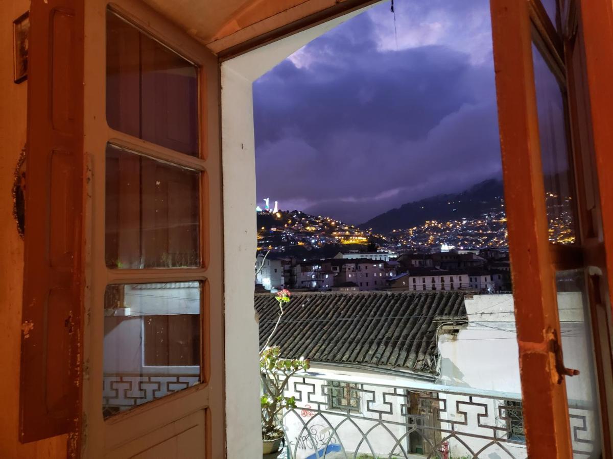 Casa Vieja Del Centro Historico Apartment Quito Exterior photo